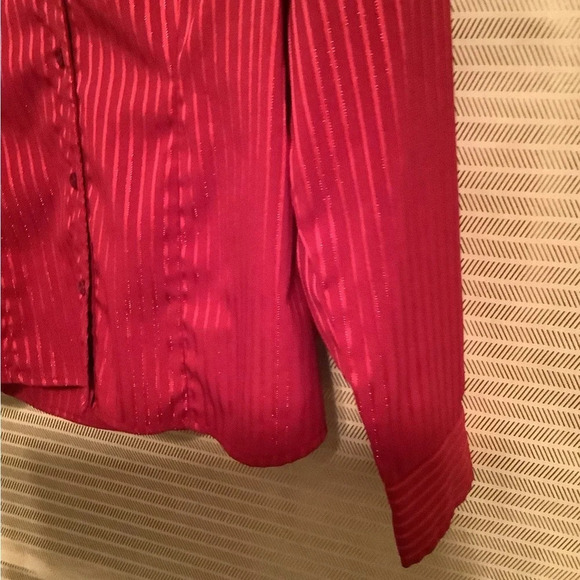 FRED DAVID~RED BLOUSE~DRESSY~NWOT~SIZE 8 - Picture 2 of 3